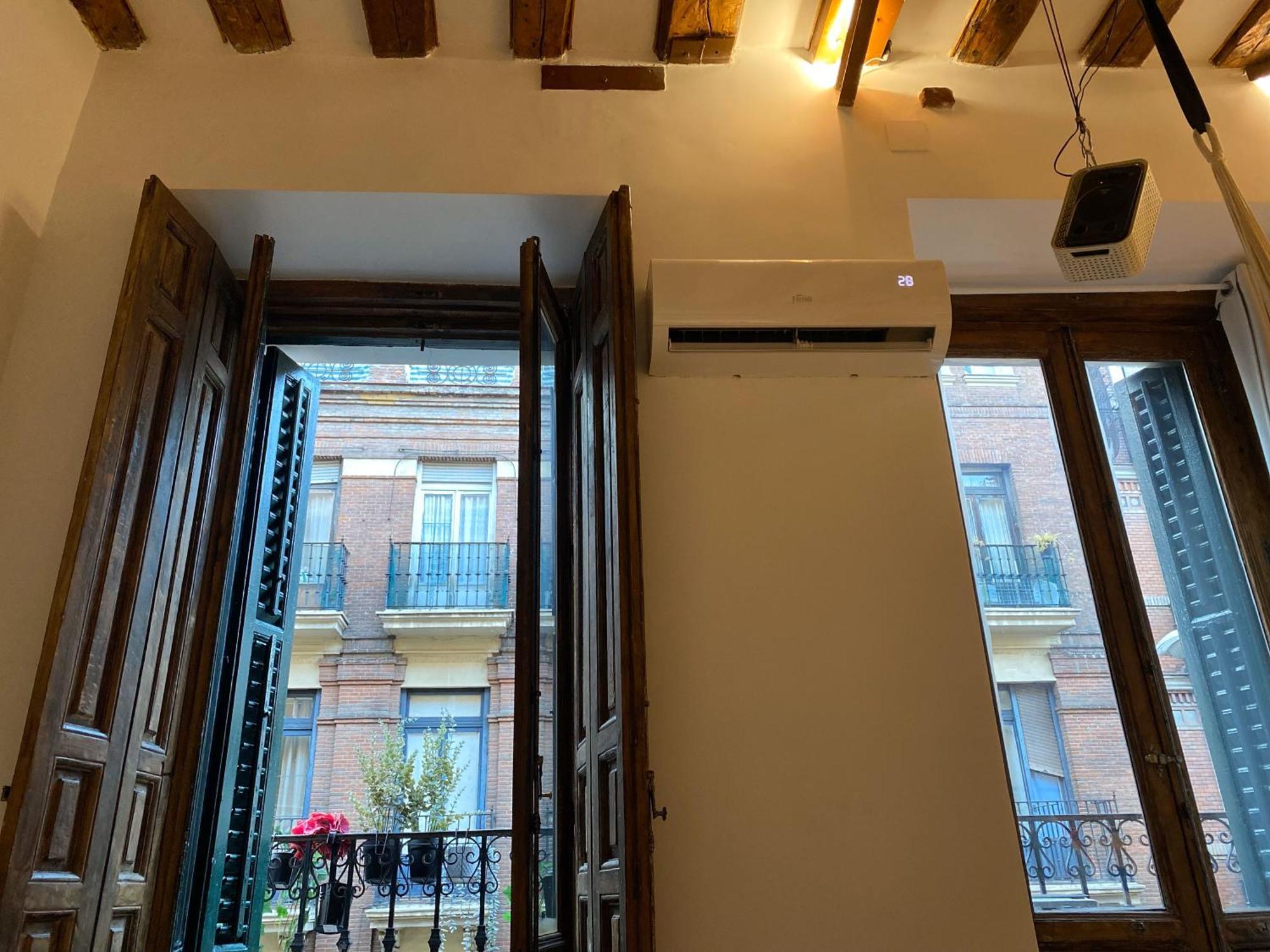 Hortaleza 4, Preciso Estudio En Chueca Junto A La Gran Via De Madrid Exterior photo