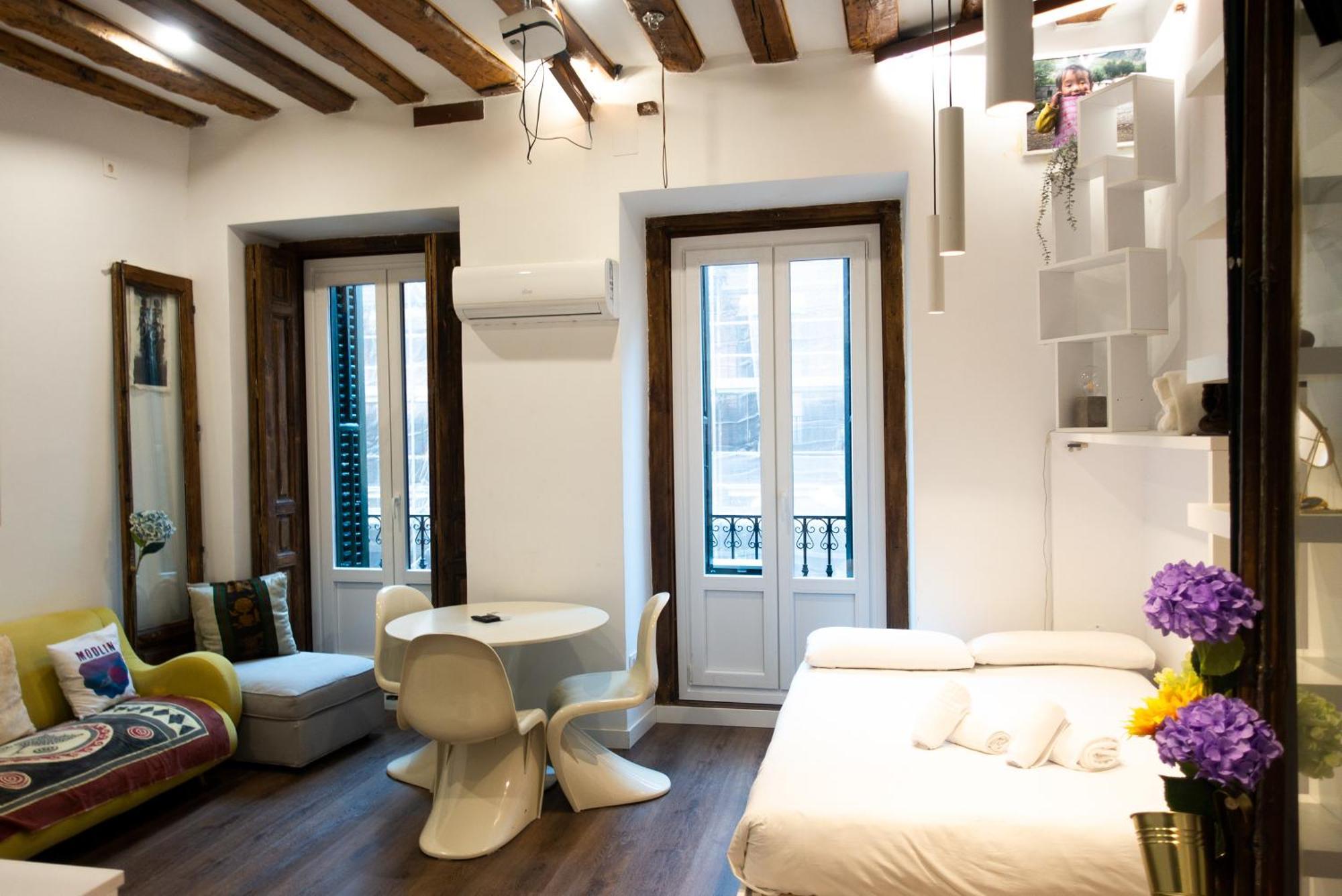 Hortaleza 4, Preciso Estudio En Chueca Junto A La Gran Via De Madrid Exterior photo
